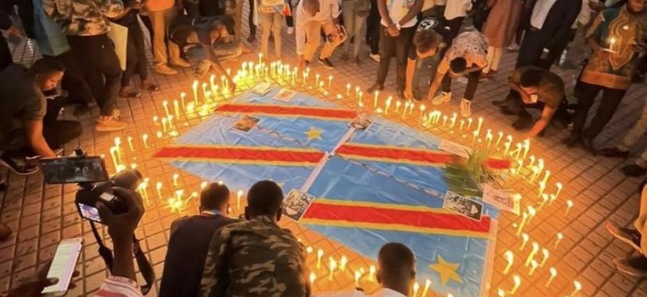 Kinshasa: Les mouvements citoyens se sont réunis à la gare centrale pour exprimer leur colère envers le Rwanda qui fait la guerre à la RDC et commémorer les milliers de Congolais morts suites aux affrontements avec le M23