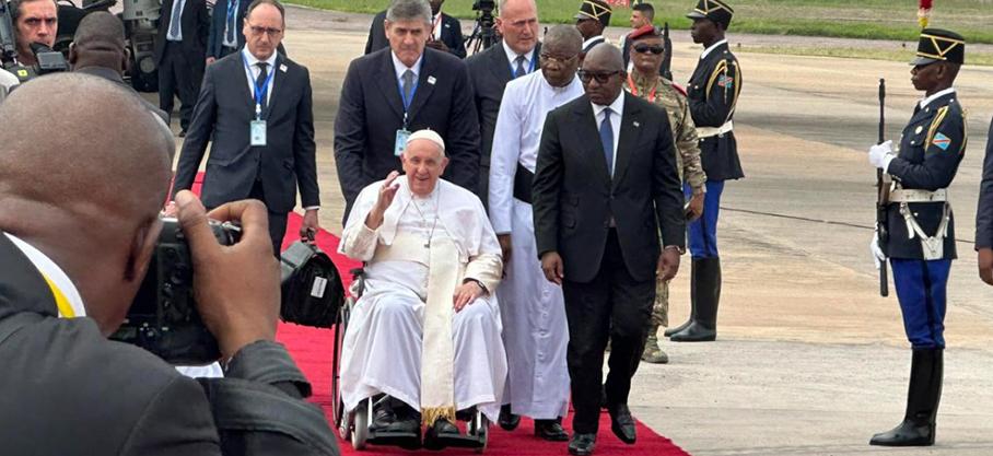 Le pape est arrivé à Kinshasa