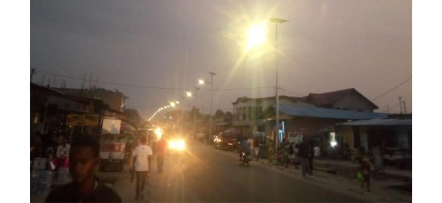 Kinshasa : l’avenue Elengesa, dans son tronçon entre Kasa-Vubu et Mont-Ngafula, éclairée