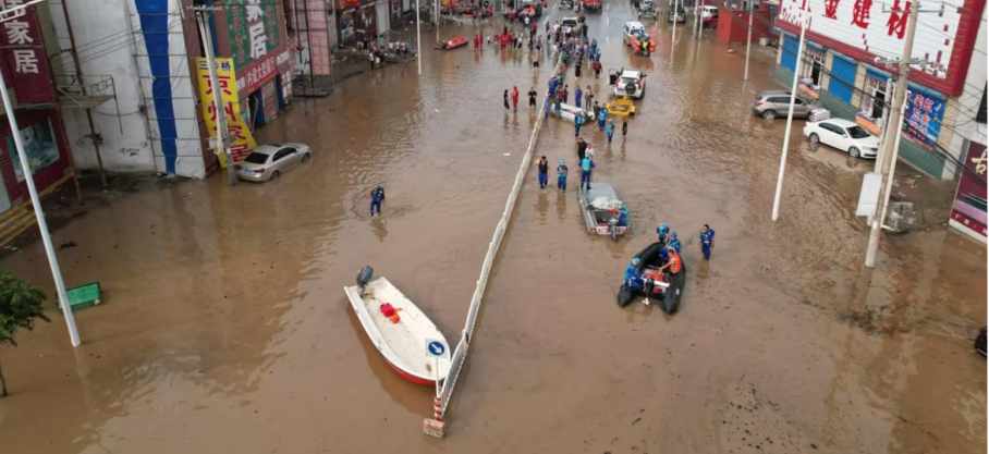 Les pluies diluviennes qui ont frappé la Chine ont fait au moins 20 morts et 19 disparus.
