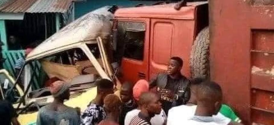 Kinshasa : plus de 10 morts et plusieurs blessés, bilan provisoire d'un accident de circulation qui s'est produit jeudi à Masina